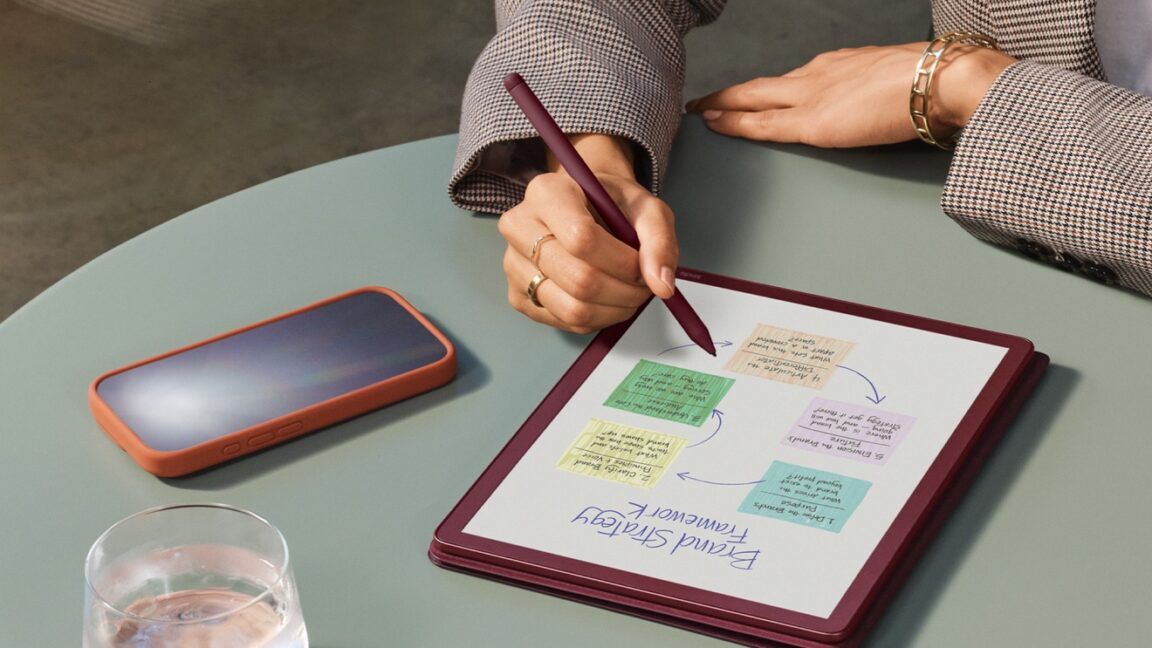 Kindle Scribe Colorsoft brings color e-ink to Amazon’s 11-inch e-reader